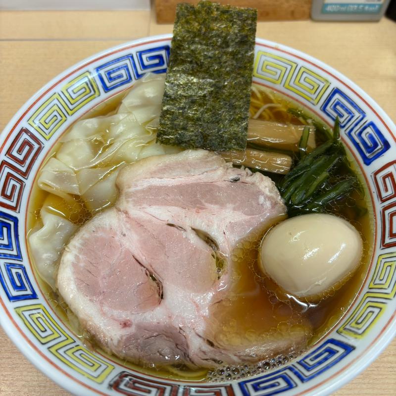 濃厚煮干し鰮味玉ワンタンラーメン(煮干鰮らーめん 圓 八王子本店)