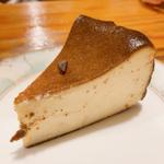 バスクチーズケーキ(サンク　ディアマン （Cinq-Diamants）)