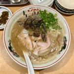 こってりラーメン(ろくでなし吉塚店)