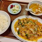 ホルモン定食(新中国料理 大三元)