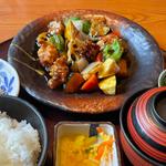 鶏の黒酢あん定食(いっちょう 花園店)