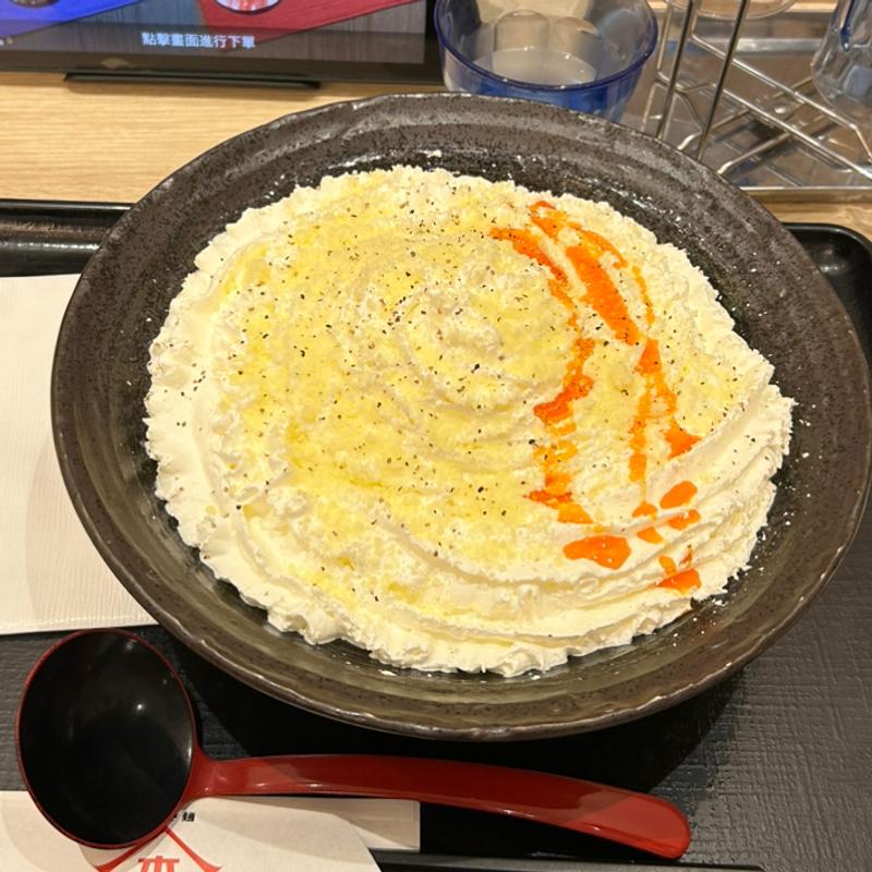 白いクリームチーズカレーうどん(山下本気うどん 池袋北口)