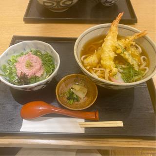 海老天うどん(ご飯付き)ねぎとろご飯(そばと和食 麦福 イオンモール東員店)