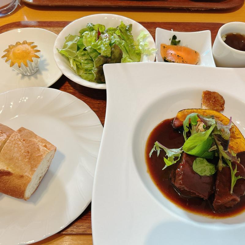 国産牛ホホ肉の赤ワイン煮(タロー)