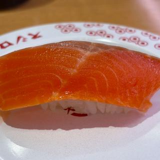 大切りサーモン一貫(スシロー梅田茶屋町店)