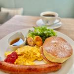 エッグ＆ミートパンケーキ　2枚(パンケーキ専門店 Sakura Cafe Hanon（サクラカフェ ハノン） 京都河原町)