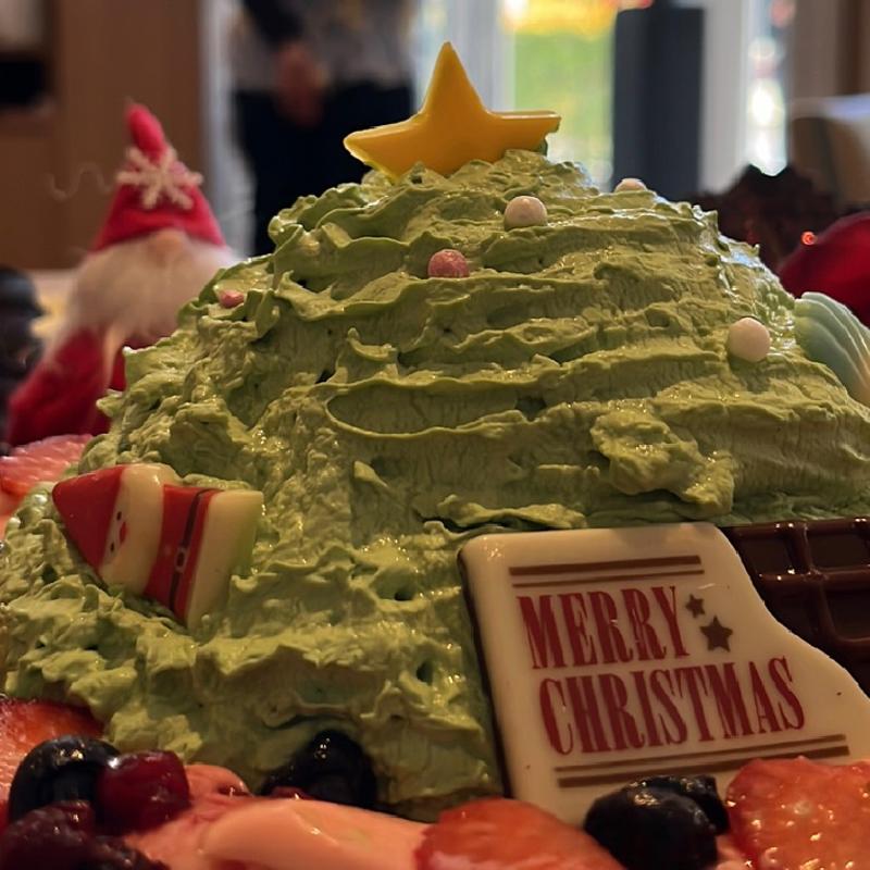 ホノルルクリスマスツリーパンケーキ(Eggs ’n Things さいたま新都心店)