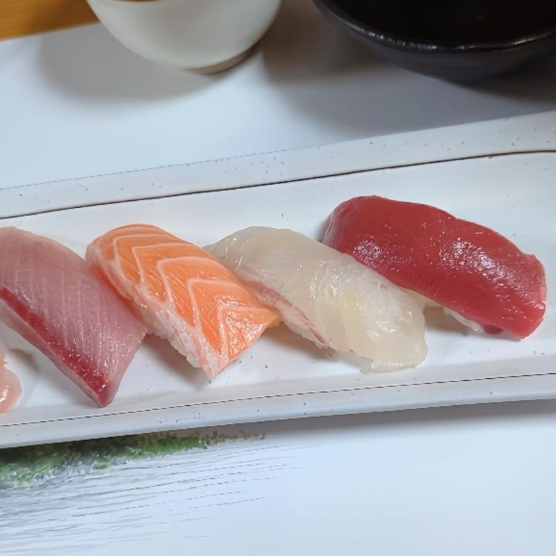 寿司4貫(やす平)