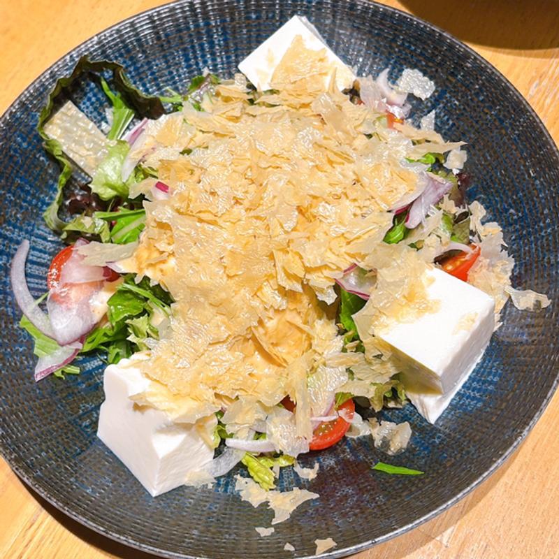 生湯葉と豆腐のパリパリサラダ(まんざら 団栗橋 （【旧店名】まんざら亭）)