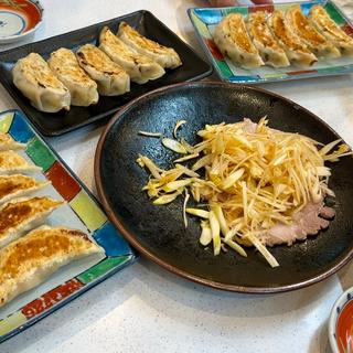 おつまみネギチャーシュー＋餃子3皿(めん丸 曳舟店)