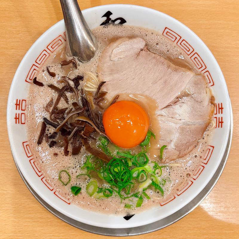 月見ラーメン(博多ラーメン 和)