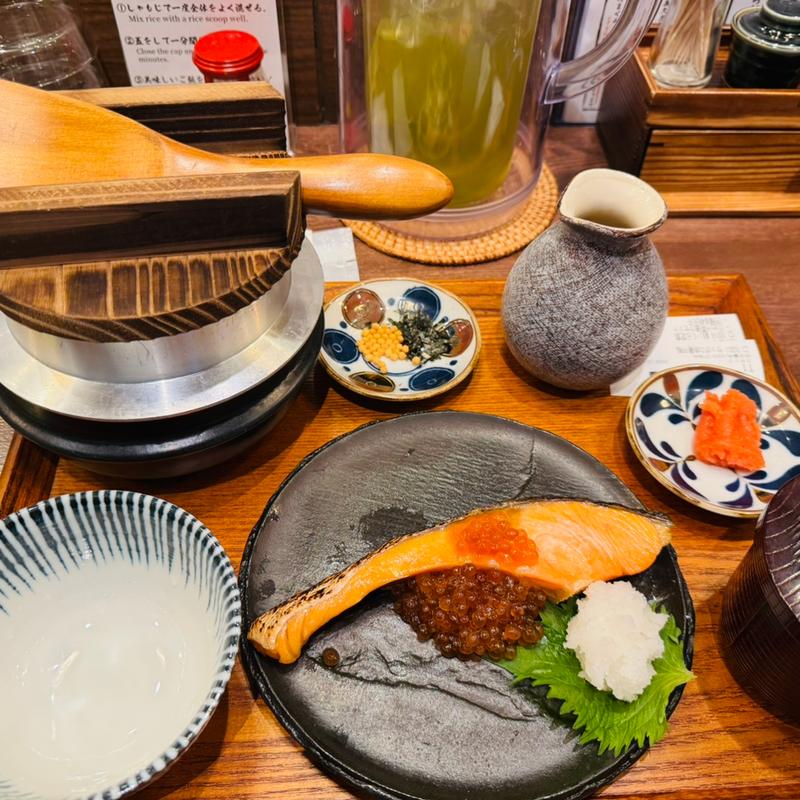 銀鮭いくら定食(炊きたてあり〼 高田馬場)
