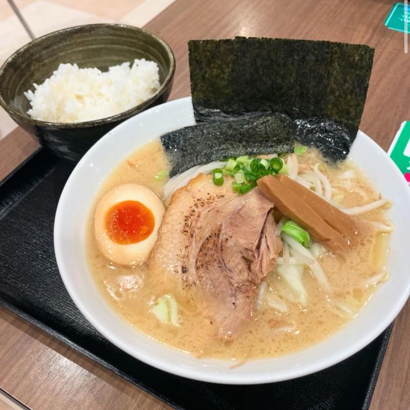 濃厚豚骨醤油らぁ麺(鯛塩そば 灯花 千住ミルディス店)