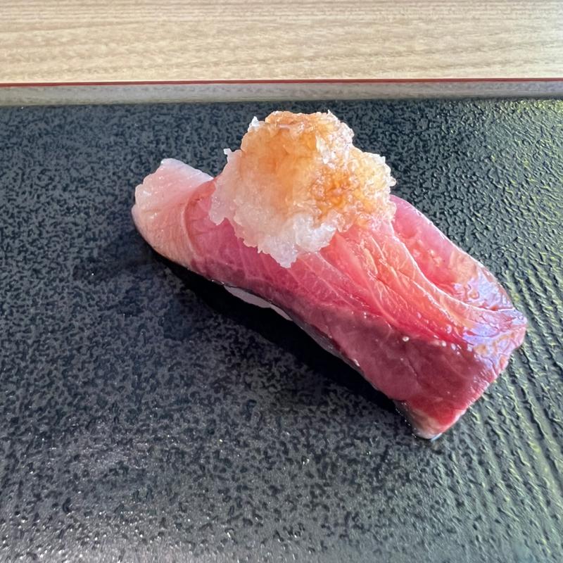 氷見のブリの握り(鮓 くおん)