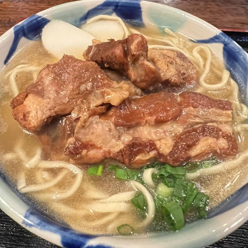 軟骨ソーキそば(沖縄そばと海産物料理の店 楚辺)