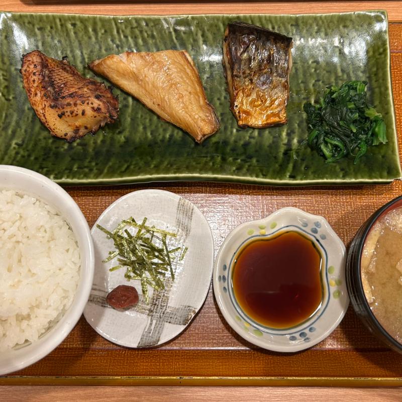3種の焼き魚定食(菜々家 市名坂店 )