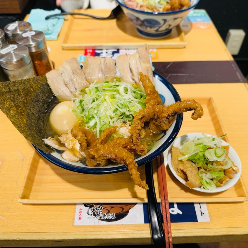 あいもり　特性(肉そば てノ字 【大盛無料の店】)