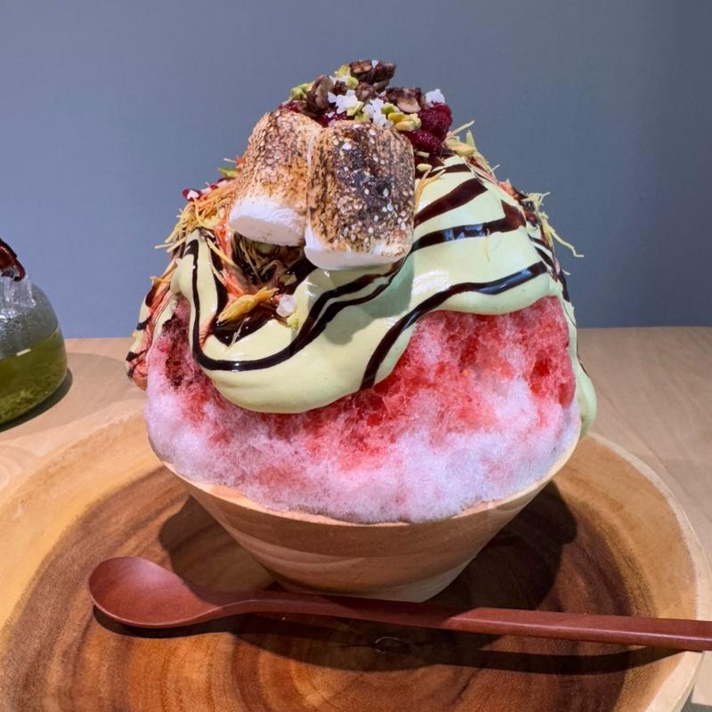 ピスタチオとバルサミコフランボワーズ【限定】(氷と、ととと)