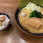 ラーメン＋チャーシュー丼セット(横浜家系ラーメン 一刀家 赤坂本店)
