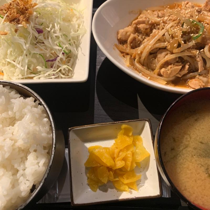 豚キムチ定食(ＧＯＬＦ＆ＢＡＲ ＧＲＩＰ)