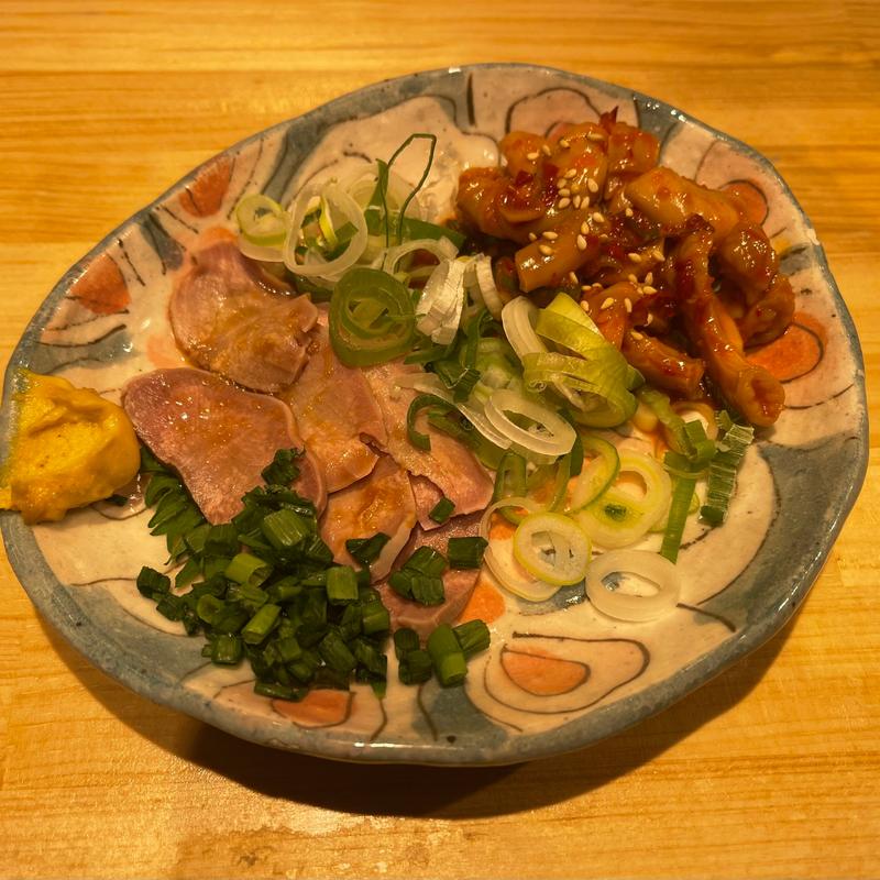 生もつ刺し盛り合わせ(大衆酒場2.0とぽす エキュートエディション横浜)