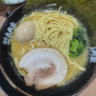 味玉ラーメン(横浜家系ラーメン 壱角家 渋谷センター街店)