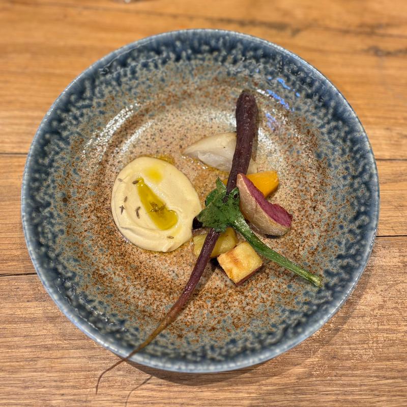 こたろうファームの季節野菜ロースト 乾燥ソラ豆のフムス(虎ノ門横丁)