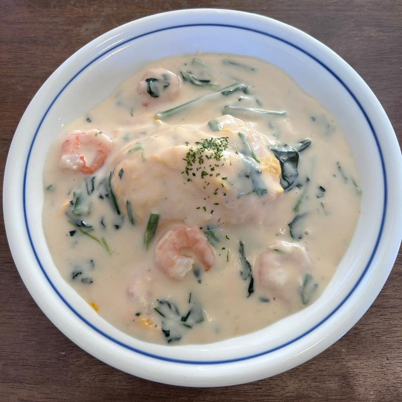 エビとほうれん草のクリームソースオムライス(ビルズカフェ 稲沢店)