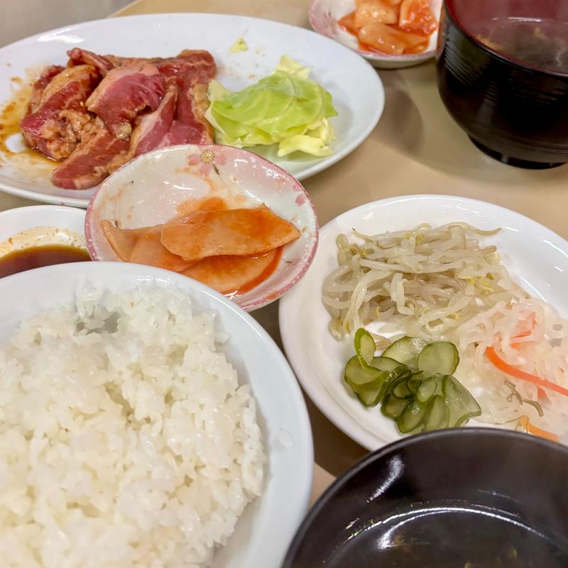 牛カルビ定食(味安焼肉 )