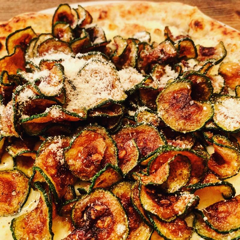 ズッキーニとチーズのピッツァ(トゥットベーネ)