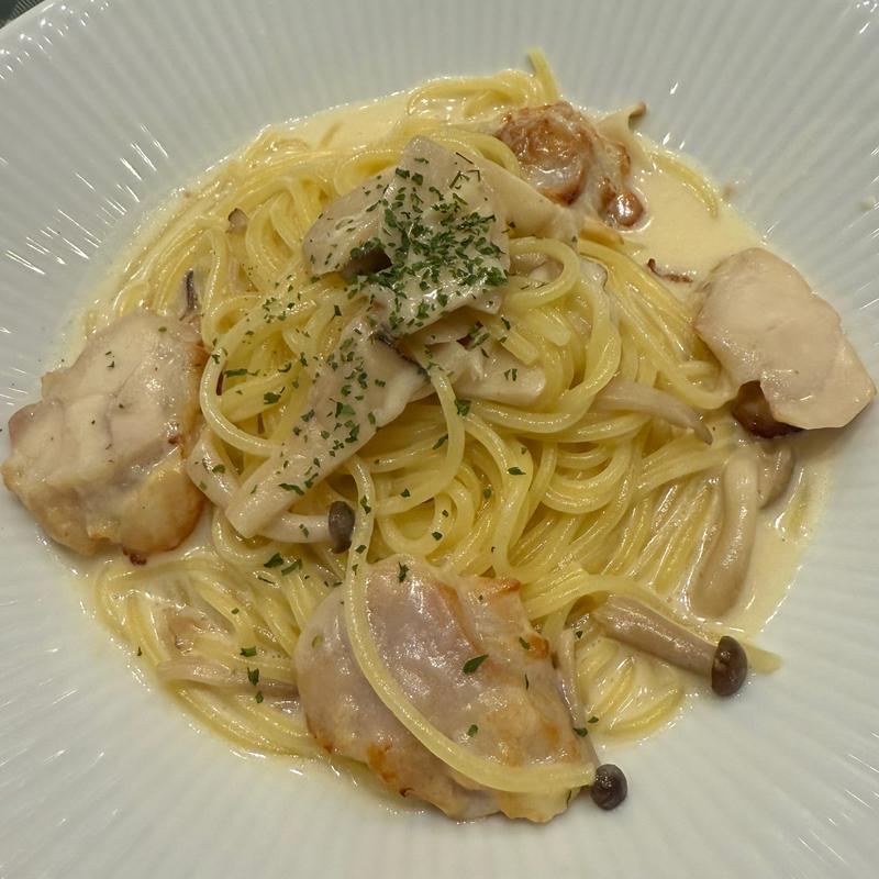 チキンときのこのクリームソース(イタリアンダイニング DoNA 経堂コルティ店)