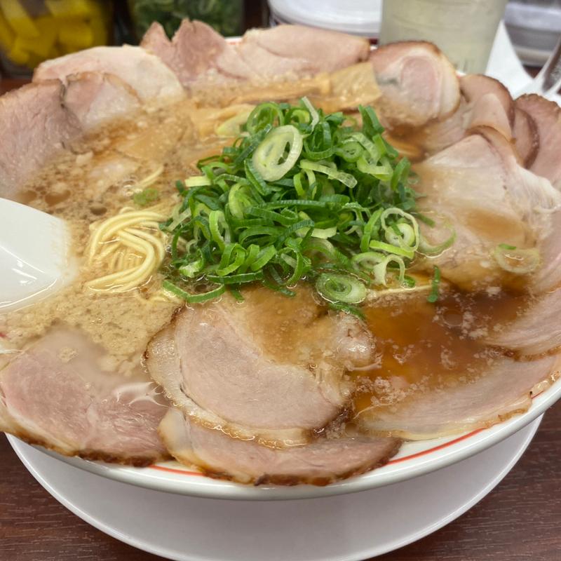 特製醤油肉入りラーメン　大盛り(京都北白川ラーメン魁力屋 五反田店)
