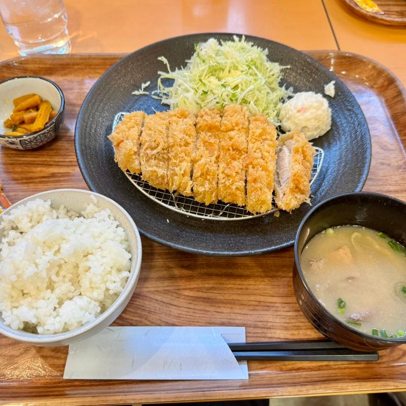 香豚の豚カツ定食(ジャパンフードマネジメント蓮田サービスエリア(下り)レストラン)