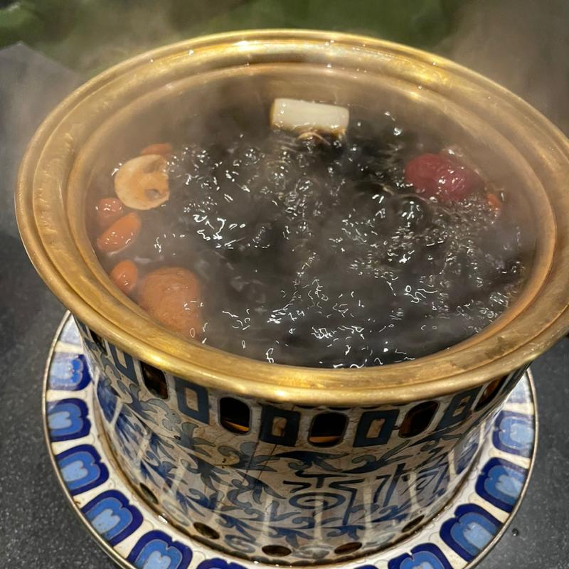 秘伝のブラックスープ(シャングリラズシークレット 表参道店)