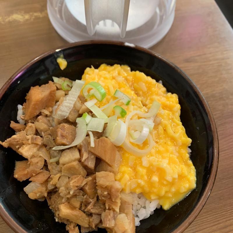 豚めし(横浜家系ラーメン 一刀家 赤坂本店)