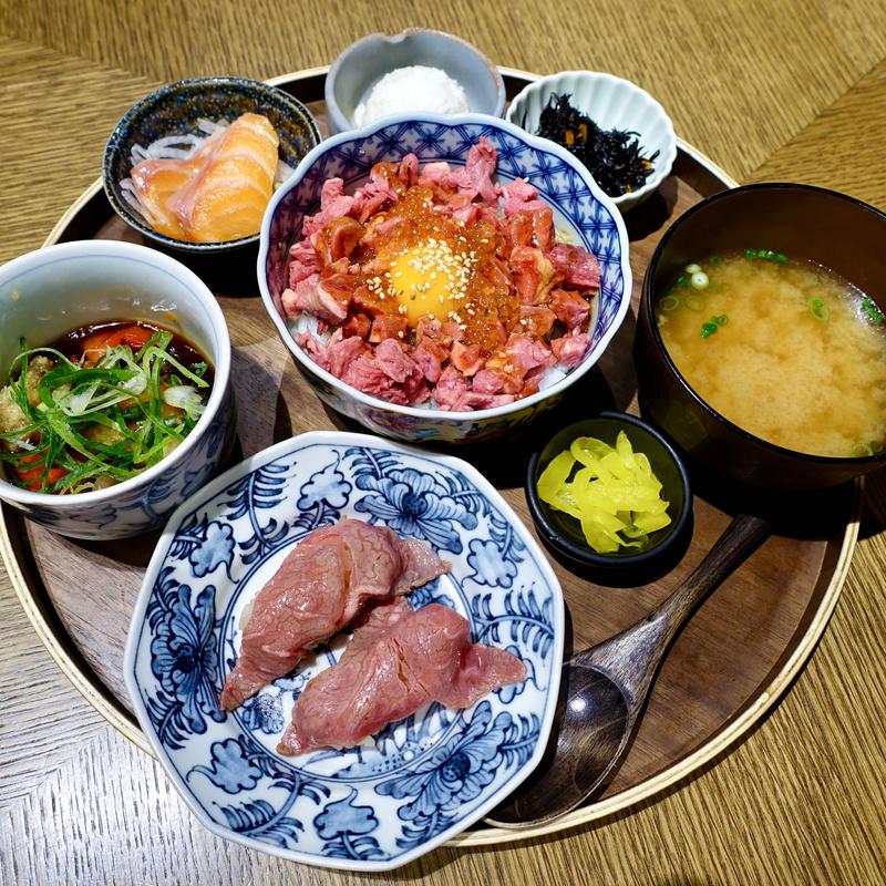 一汁五菜 肉寿司御膳(炙り肉寿司 梅田 コマツバラファーム)