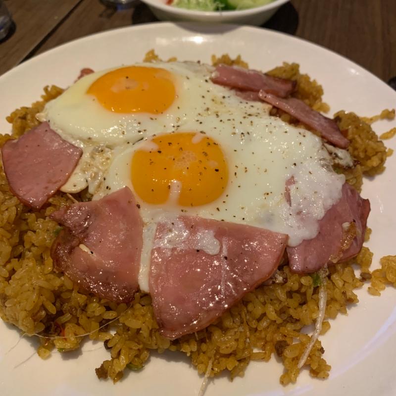 ハムエッグドライカレー(橋の下)