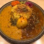 2種類のあいがけカレースパイスたまごトッピング(キョウハスパイス)