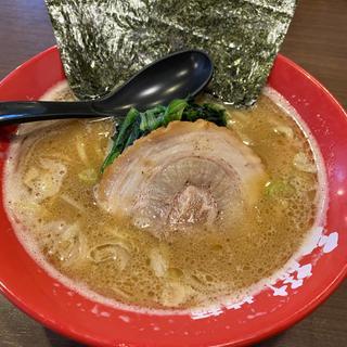 豚骨ラーメン醤油(横浜家系 春樹 吉川店)