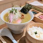 濃厚牡蠣らぁ麺(らぁ麺 牡蠣と貝)