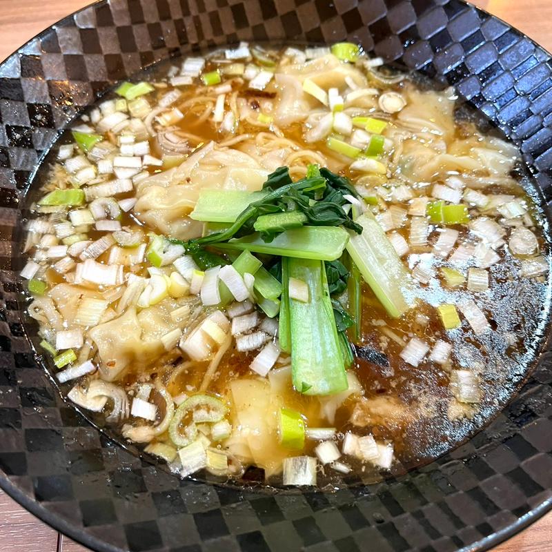 雲呑醤油ラーメン大盛り(唐苑 中村橋店)