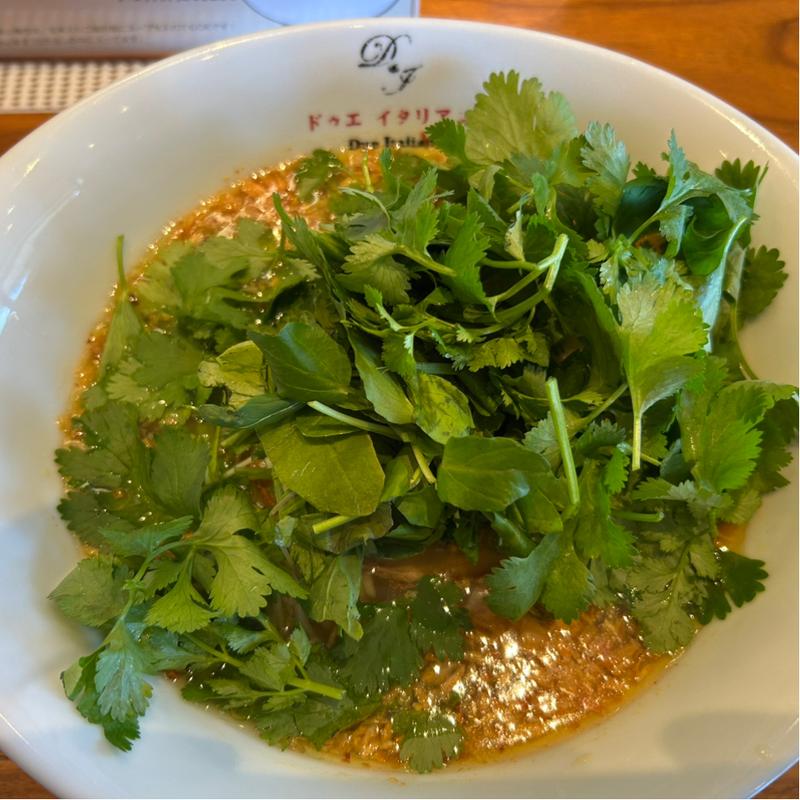 レモンパクチーらぁ麺パクチー増し(ドゥエイタリアン 宇都宮)