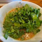 レモンパクチーらぁ麺パクチー増し(ドゥエイタリアン 宇都宮)