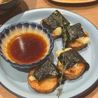 長芋とカマンベールチーズの磯辺焼き(Mr.Gentleman Neo Japan Dining 横浜店)