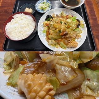 イカとキャベツのピリ辛炒め定食(福宝)