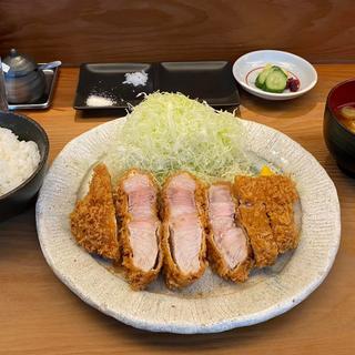 六白黒豚 上リブロース定食 250g(とんかつひなた)