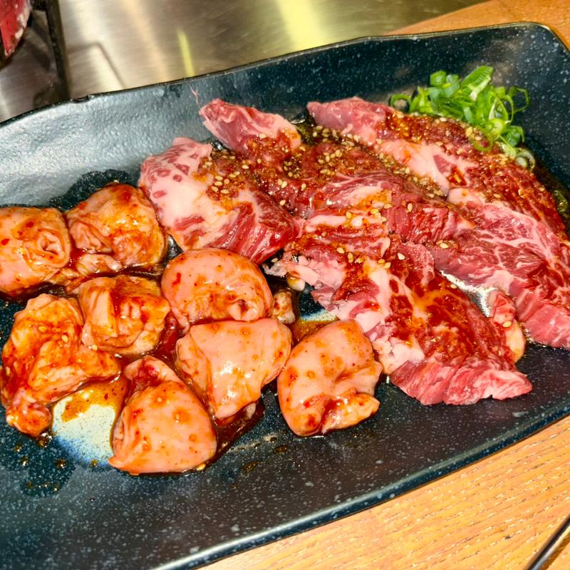 牛こぶくろ&ハラミ(炭火焼肉 隆)