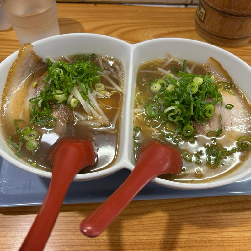 ハーフ&ハーフらーめん（もと醤油、味噌）(芦屋らーめん庵 本店 （あしや らーめんあん）)