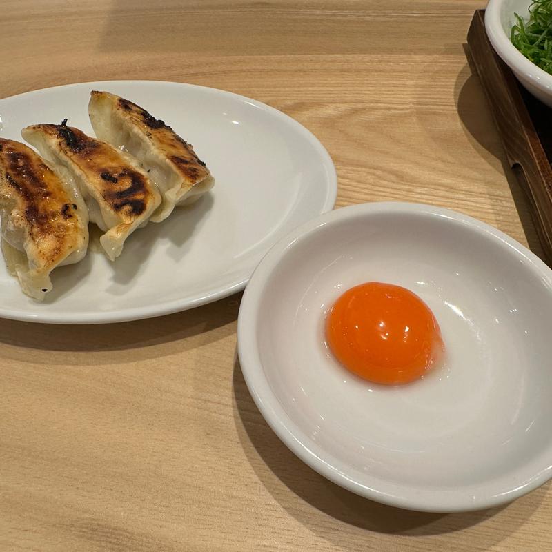 月見ぎょうざ3個(磨宝の鶏中華そば てらうち)