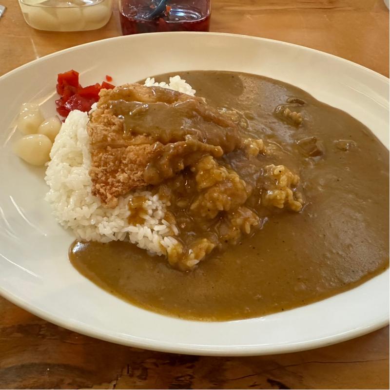 マドラスカレー（チキンカツトッピング）(カレー＆カフェ 大阪マドラス)